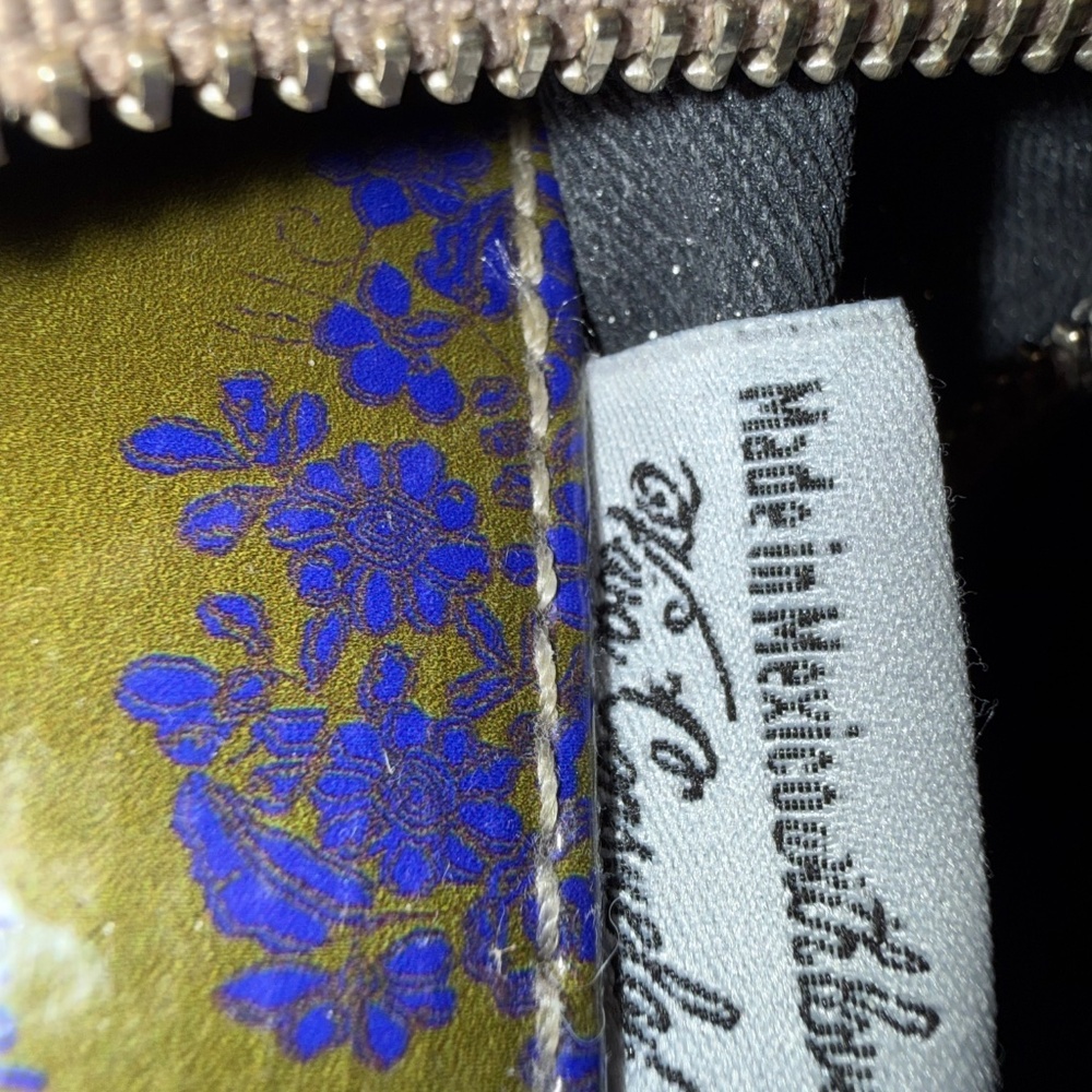 Consuela Downtown Crossbody - Picture 4 of 6
